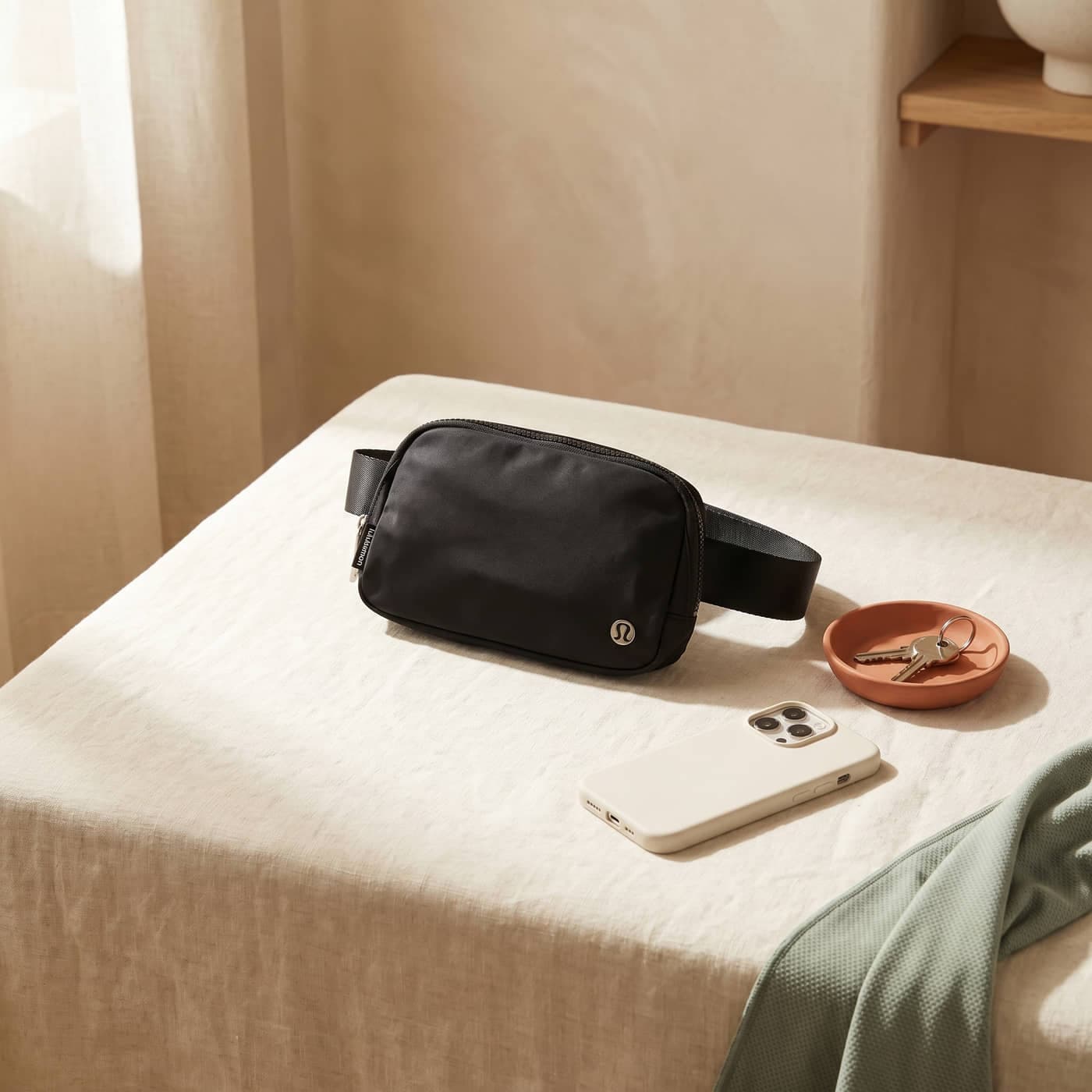 lululemon Everywhere Belt Bag
