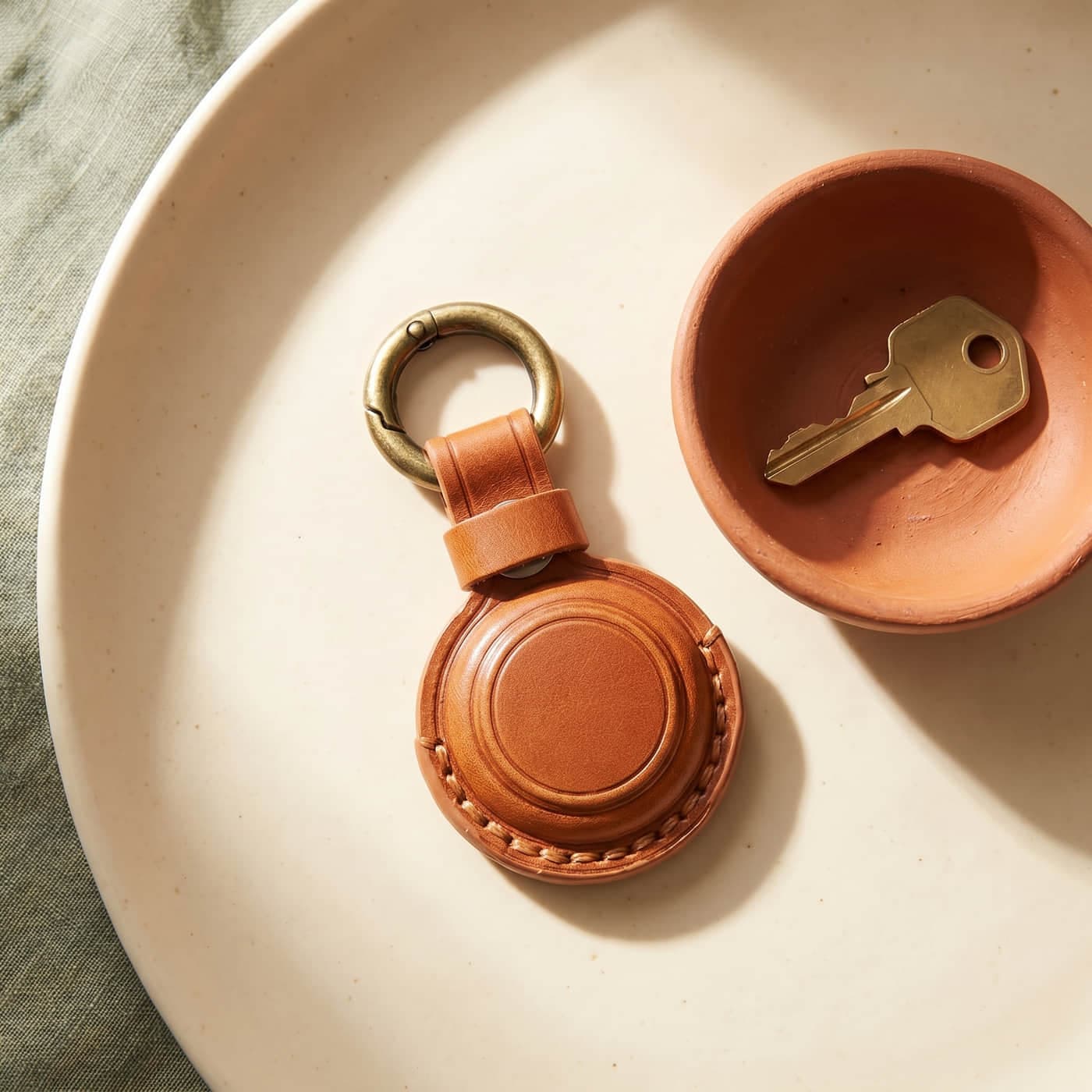 KEEPXYZ Genuine Leather Keychain Holder Compatible with Airtag